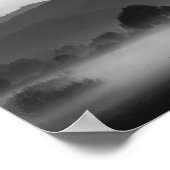 Nevel die door de vallei rolt in zwart-wit poster (Hoek)