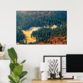 Nevel die over een eenzaam herfstveld rolt poster (Thuiskantoor)