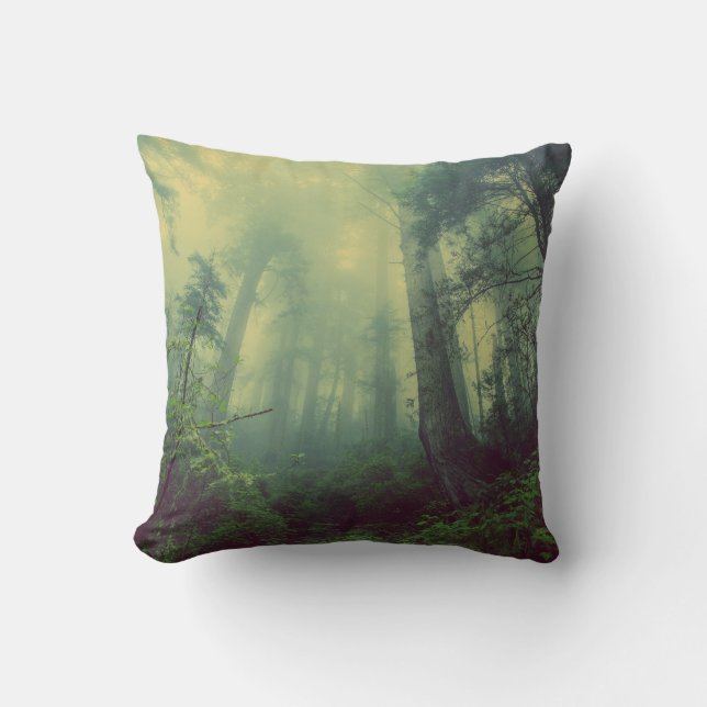 Nevelig bos groene bomen kussen (Voorkant)