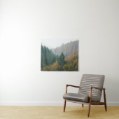 Nevelig herfstbos met lagen die in de mist verdwij wandkleed (In Situ (horizontaal))