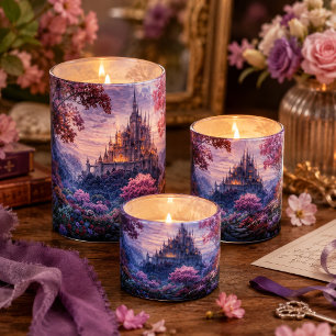 Nevelig Lavendelkleurig Gotisch Kasteel in een Bos Tissuepapier