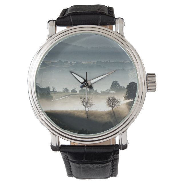Nevelig Zwitsers landschap Horloge (Voorkant)