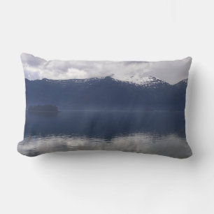 Nevelige Alaskische Zee in tinten blauw Kussen