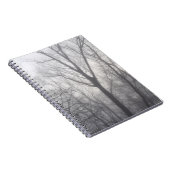 Nevelige bomen Grijze bosgrond Notitieboek (Rechterzijde)