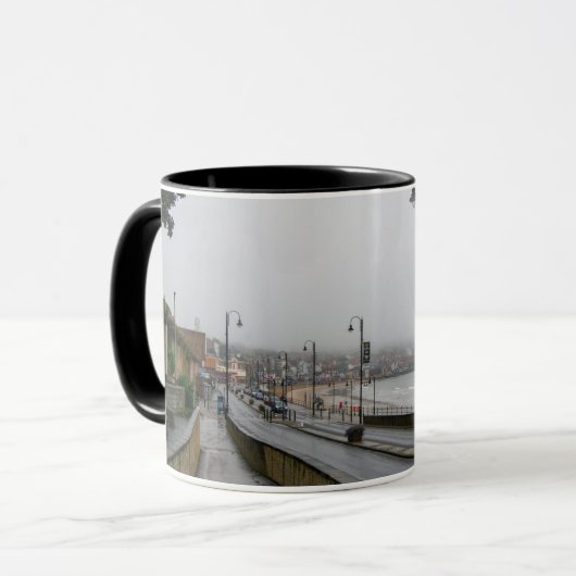 Nevelige ochtend bij Scarborough Mok (Voorkant links)
