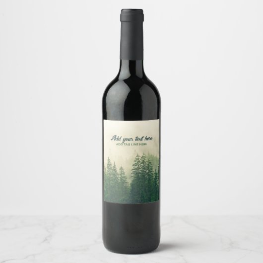 Nevelige pijnboom bos bomen aangepaste aandenken wijn etiket (Voorkant)