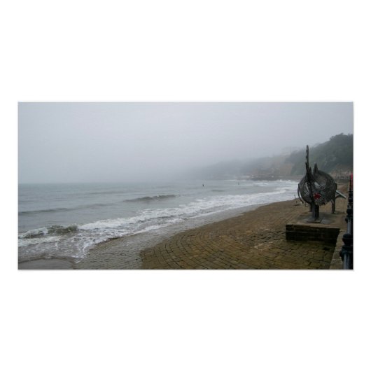 Nevelige Scarborough Beach Perfect Poster (Voorkant)