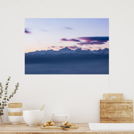 Nevelige wolken boven berg Triglav, Slovenië Poster