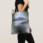 Nevelmist over de bergen... tote bag (Dichtbij)