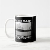 Never Forget – Edmund Fitzgerald Memorial Tee Nov. Koffiemok (Links)