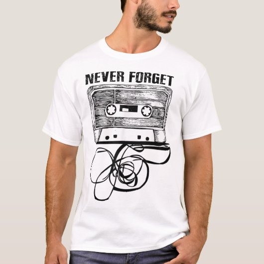 Never Forget Retro Cassette Tape T-shirt (Voorkant)