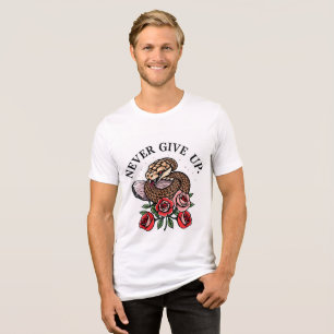 Never Give Up Slang en Roos Tattoo Stijl T-Shirt