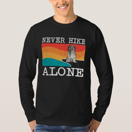 Never Hike Alone Pyrenean Shepherd Graphic Hiking T-shirt (Voorkant)