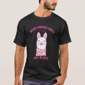 Never underestimate a girl with Alpaca T-shirt (Voorkant)