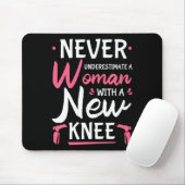 Never Underestimate A Women New Knee Replacement S Muismat (Met muis)