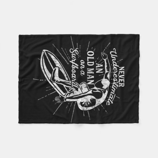 Never Underestimate An Old Man On A Surfboard-funn Fleece Deken (Voorkant (Horizontaal))