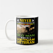 Never Underestimate an OLD MAN Vietnam Veteran Fat Koffiemok (Links)