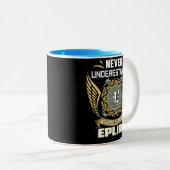 Never Underestimate The Power Of A Epling Tweekleurige Koffiemok (Voorkant rechts)