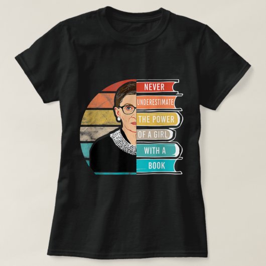Never Underestimate The Power Of A Girl With Book T-shirt (Design voorkant)