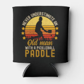 Never Understimate an Old Man With a Pickleball Blikjeskoeler (Voorkant)