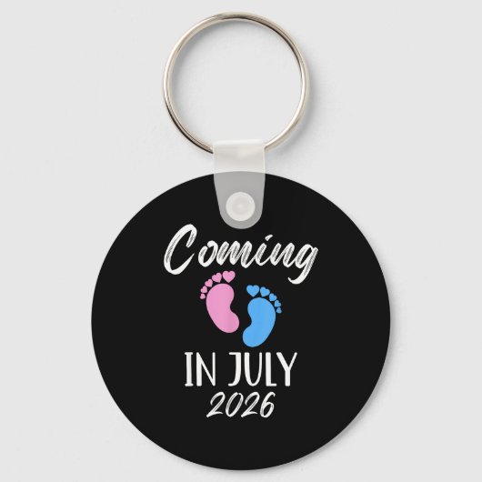 New Baby Coming In July 2026 Funny Baby Shower Boy Sleutelhanger (Voorkant)