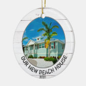 New Beach House Thuisfoto met jaar Keramisch Ornament (Links)