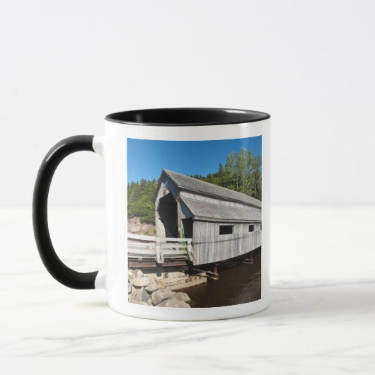 New Brunswick, Canada. Ierse rivier bedekt Mok (Links)