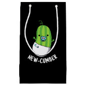New cumber Funny Veggie Cucumber Pun Dark BG Klein Cadeauzakje (Voorkant)