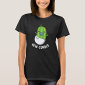 New cumber Funny Veggie Cucumber Pun Dark BG T-shirt (Voorkant)