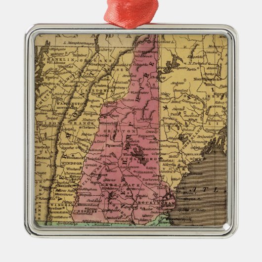 New England 4 Metalen Ornament (Voorkant)