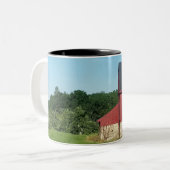 New England Barn & Forestry Tweekleurige Koffiemok (Voorkant links)