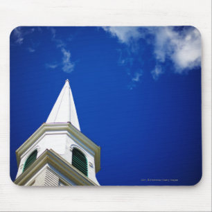 New England Church Steeple met een Royal Blue Sky Muismat