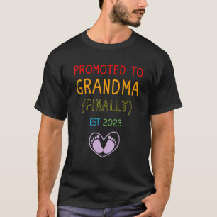 New Grandma 2023 Lesbian Pregnancy Announcement Ga T-shirt