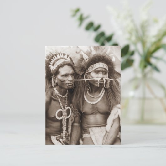 New Guinea Warriors, c1919 Briefkaart (Staand voorkant)