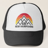 New Hampshire 48 Retro Mountain Trucker Pet (Voorkant)