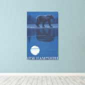New Hampshire Bear in het Moonlight Canvas Afdruk (Insitu (Houten vloer))