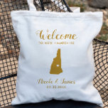 New Hampshire Map Wedding Welcome Bag, Gold Tote Bag<br><div class="desc">Het weekend van de bruiloft heet cadeautas voor gasten uit de stad voor je bruiloft,  met afbeelding van New Hampshire,  met hart dat je op de precieze locatie kunt plaatsen. Vul tas met je favoriete godies.</div>