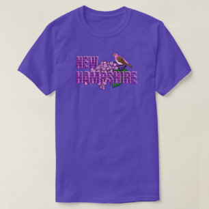 New Hampshire Staatssymbolen Paarse Vink & Sering T-shirt