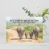 New Home Elephants We verhuizen koninklijk. Aankondiging (Staand voorkant)