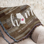 New Jersey Home State Personalized Wood Kijk uit Deken<br><div class="desc">Show een beetje trots op de thuisstaat met deze schattige, rustige houten plank met een deken die "thuis" is voorzien in een wit kalligrafiescript dat met een silhouette kaart van de staat New Jersey staat voor de letter "O.". Een roze hartillustratie in de staatskaart voltooit het ontwerp; u kunt de...</div>