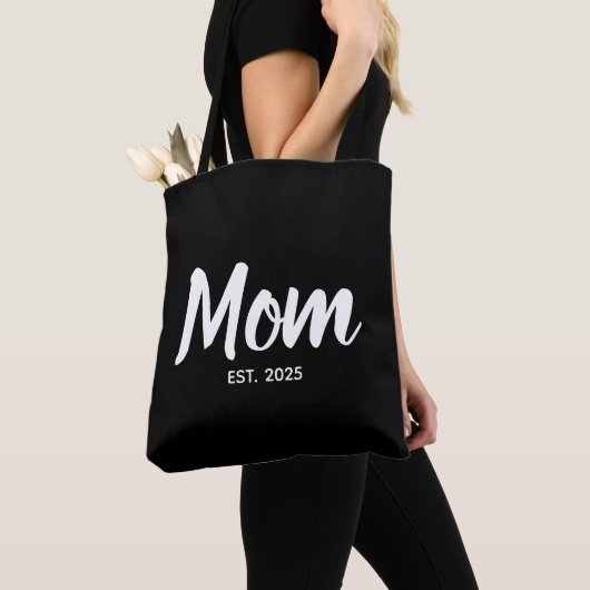 New Mom Established Date White Script Tote Bag (Dichtbij)