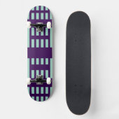 New Stylish Skateboard with Modern Stripe Pattern (Voorkant)