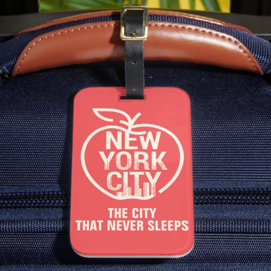 NEW YORK Big Apple Skyline Silhouette Modern Red Bagagelabel (Voorkant Insitu 2)