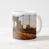 New York City Brooklyn Bridge Sunrise Grote Koffiekop (Voorkant rechts)