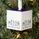 New York City Hanukkah NYC Jewish Holiday Chanukah Decoratie<br><div class="desc">Het ornament heeft een originele pen-en-ink-illustratie van klassieke New Yorkse bezienswaardigheden en iconen, "verkleed" voor het Chanoeka-vakantieseizoen. Geweldig voor iedereen die in NYC woont of houdt van NYC! Deze illustratie is ook beschikbaar op andere producten. Zie je niet wat je zoekt? Hulp nodig bij maatwerk? Neem contact op met Rebecca...</div>