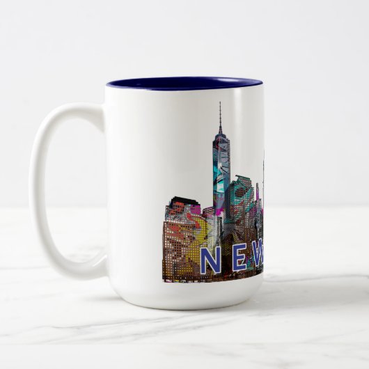 New York City in graffiti Two-Tone Coffee Mok (Links)