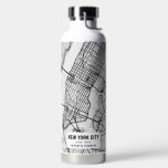 New York City Map Water Bottle Waterfles<br><div class="desc">Een leuke waterfles met een kaart van de stad New York City, en de unieke lay-out ervan. Voor dit is de naam van de stad, de staat, en de breedtegraad en de lengtecoördinaten. U kunt een snel google onderzoek gebruiken om de correcte aantallen te vinden in de doos te kleven....</div>