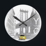 New York City Nyc Yellow Taxi Pop Art Ronde Klok<br><div class="desc">New York City Nyc Yellow Taxi Brooklyn Bridge Pop Art Afbeelding</div>