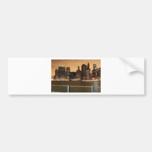 New York City Skyline bij nacht over het water Bumpersticker