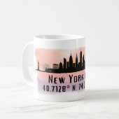 New York City Skyline Latitude en Lengtegraad Koffiemok (Voorkant links)